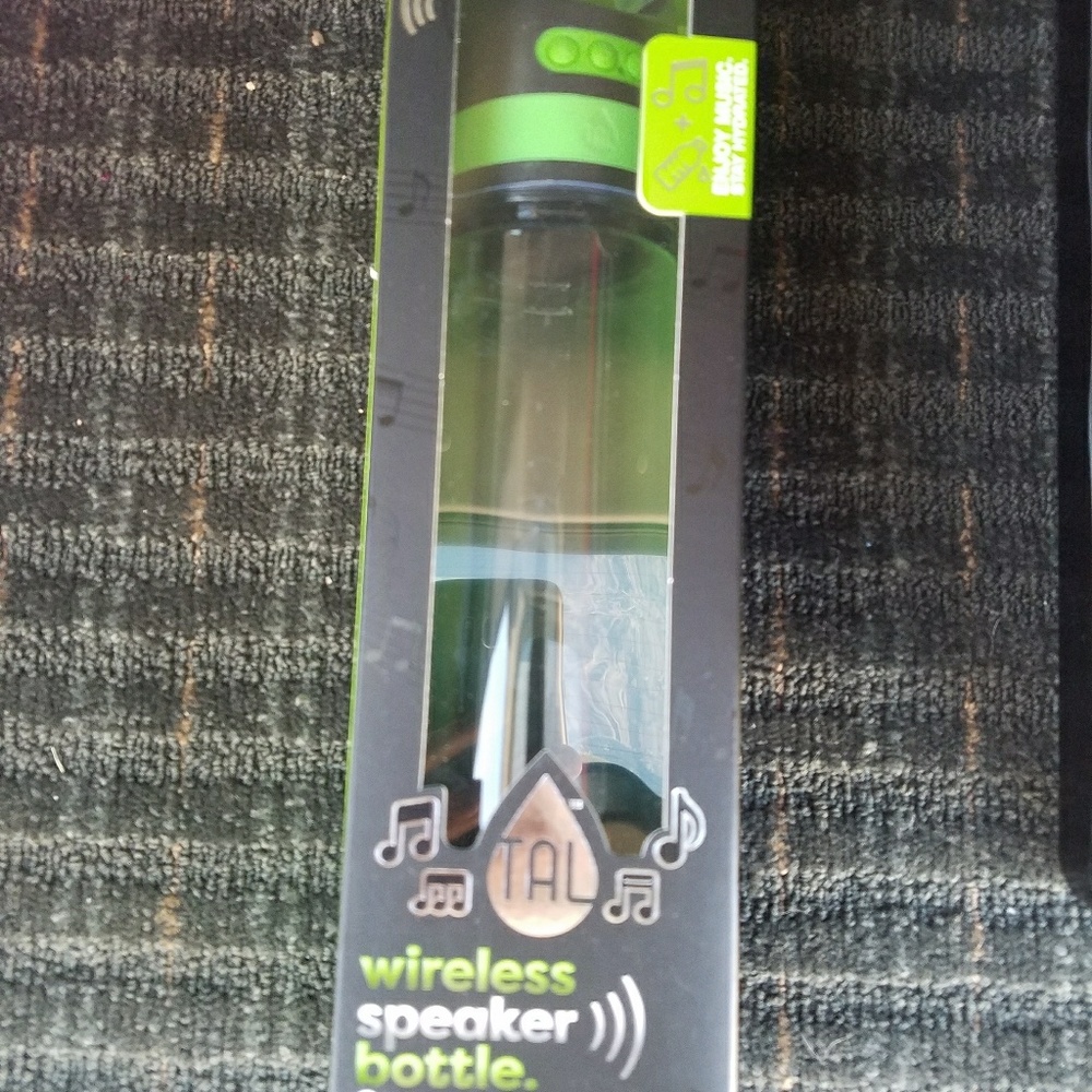 Wireless speaker bottle